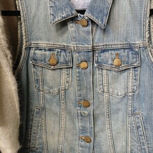 Stylish Light Blue Denim Vest